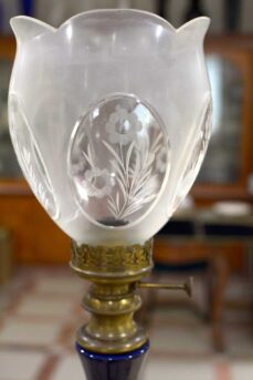 Lampada stile antico "Petrolio" decorata a mano e firmata